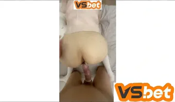Địt gái xinh lồn không lông trắng trẻo xinh gái -sex tối cổ - royalsuiteshn.com