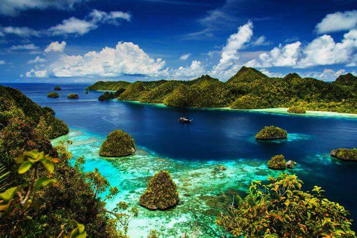 Take a Journey Through 10Stunningly Beautiful Places in Indonesia